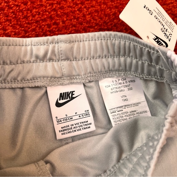 NWT Nike kids 2 piece jacket and pants - Picture 6 of 7